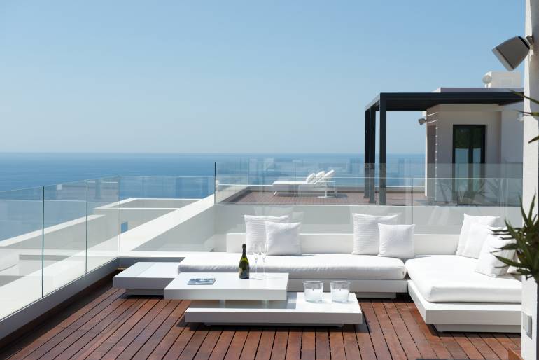 5-Luxury-outdoor-Taylor-interiors