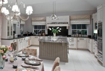 1-Villa-Ascot-contemporary-kitchen-taylor-interiors-interior