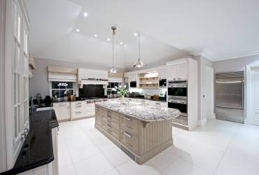 2-Villa-Ascot-contemporary-kitchen-taylor-interiors-interior.jpg