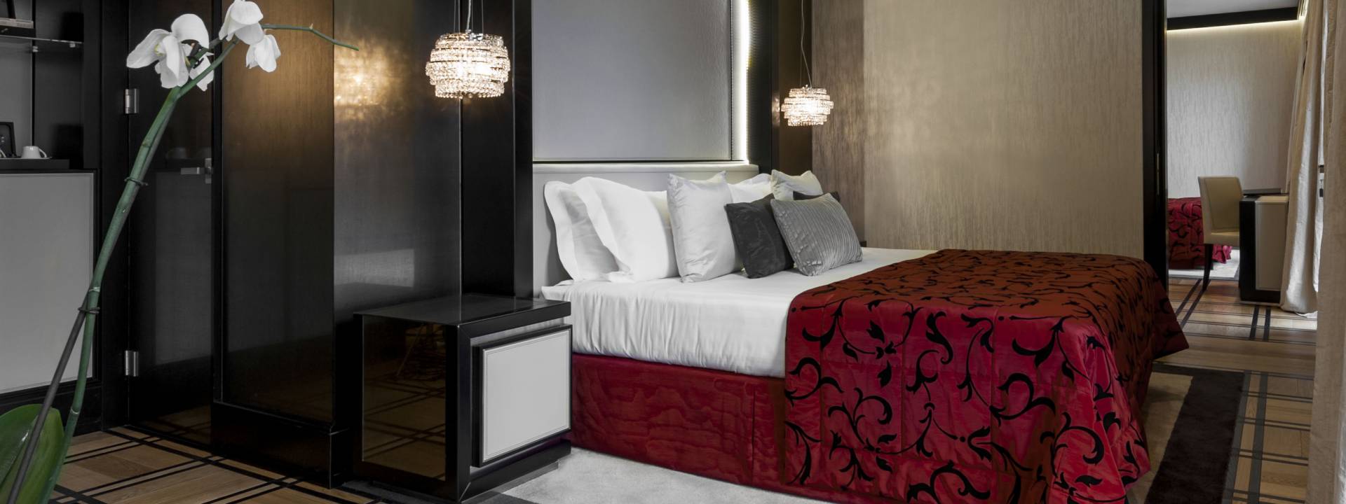 Carlton Hotel, luxury bedroom