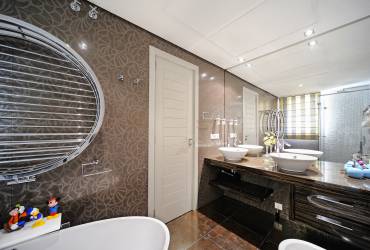 Luxury contemporary Bathroom, Yvette Taylor London