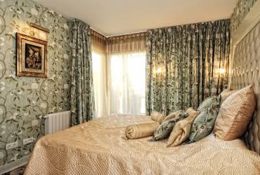 luxury bedroom, contemporary interior design,Yvette Taylor London