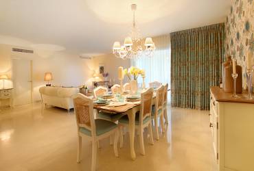 Luxury dining room, taylor interiors, neutral deco