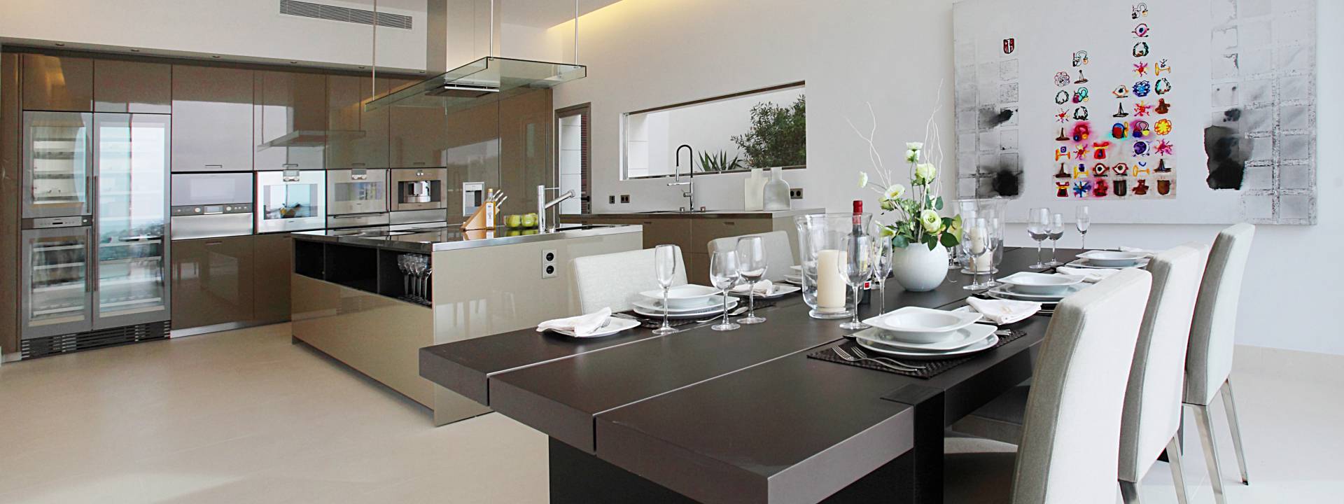 Luxury-villa-Mallorca-kitchen-dining-room-Interior-design