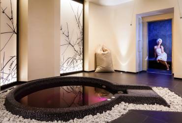 Spa - Baglioni hotel. Jacuzzi.