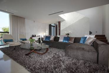 Villa Gabrielle_ Modern design_Contemporary living room