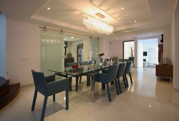 Villa Gabrielle_ Modern design_Stylish dining room