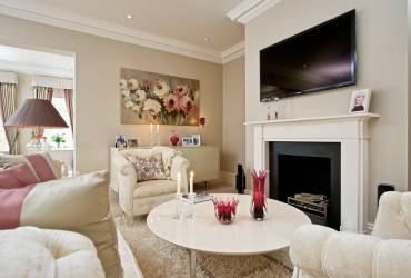 Contemporary Villa. Impressive bright living room.