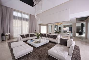Contemporary exquisite Villa. Luxury living room. Crystal chandelier by Swarowski. 