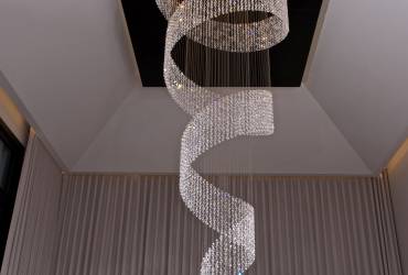 Contemporary exquisite Villa. Crystal chandelier by Swarowski. 