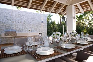 Contemporary Holiday Villa. Dine in style. Taylor interiors.