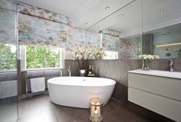 Exquisite Town-house. Luxury bathroom.  Taylor Interiors.