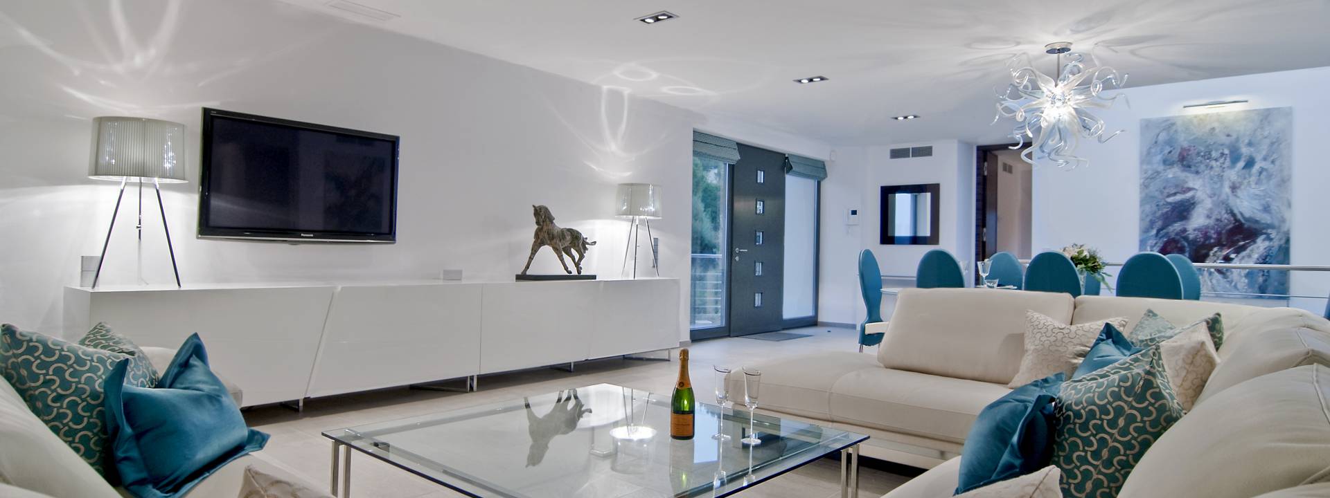 Luxury Minimalist viilla.  Contemporary living room. 