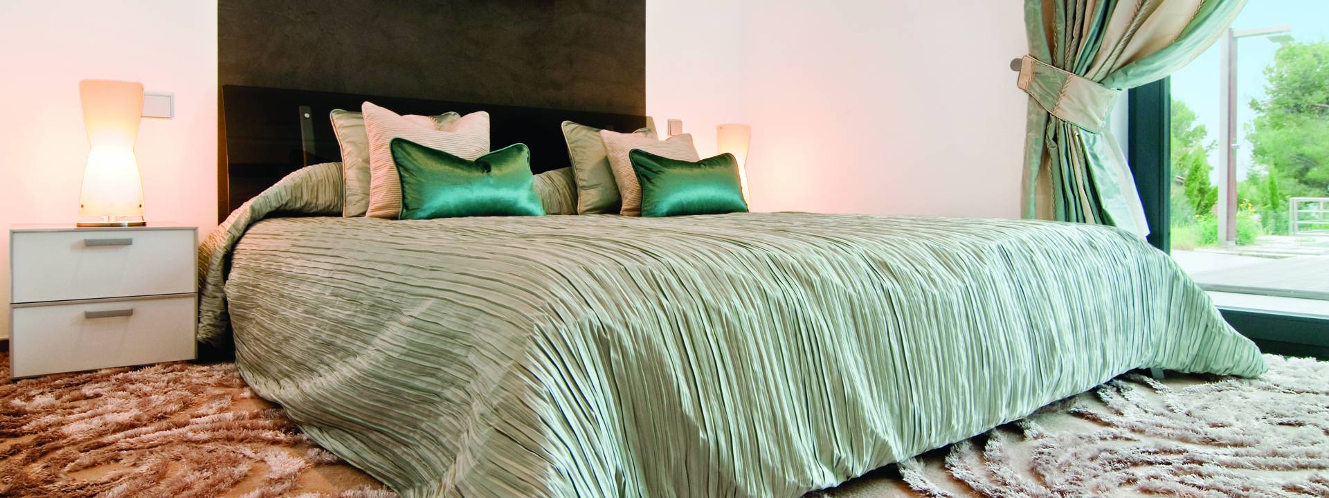 Luxury Minimalist villa.  Contemporary bedroom. 