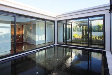 Modern Villa_Luxury interior design_Modern swimming pool