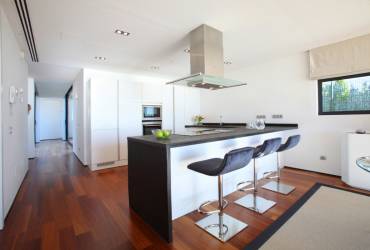 Modern Villa_Contemporary kitchen_White kitchen