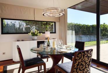 Modern Villa_Luxury interior design_Stylish dining room