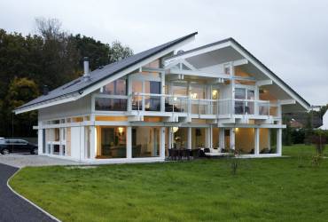 1-Modern-country-house-Farnham-UK-Taylor-Interiors
